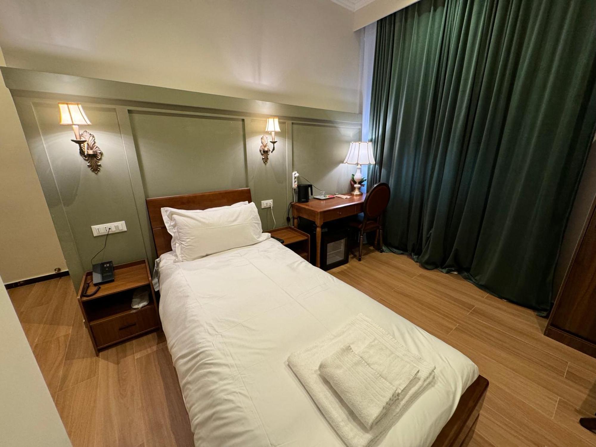 Modi Hotel 利沃诺 外观 照片