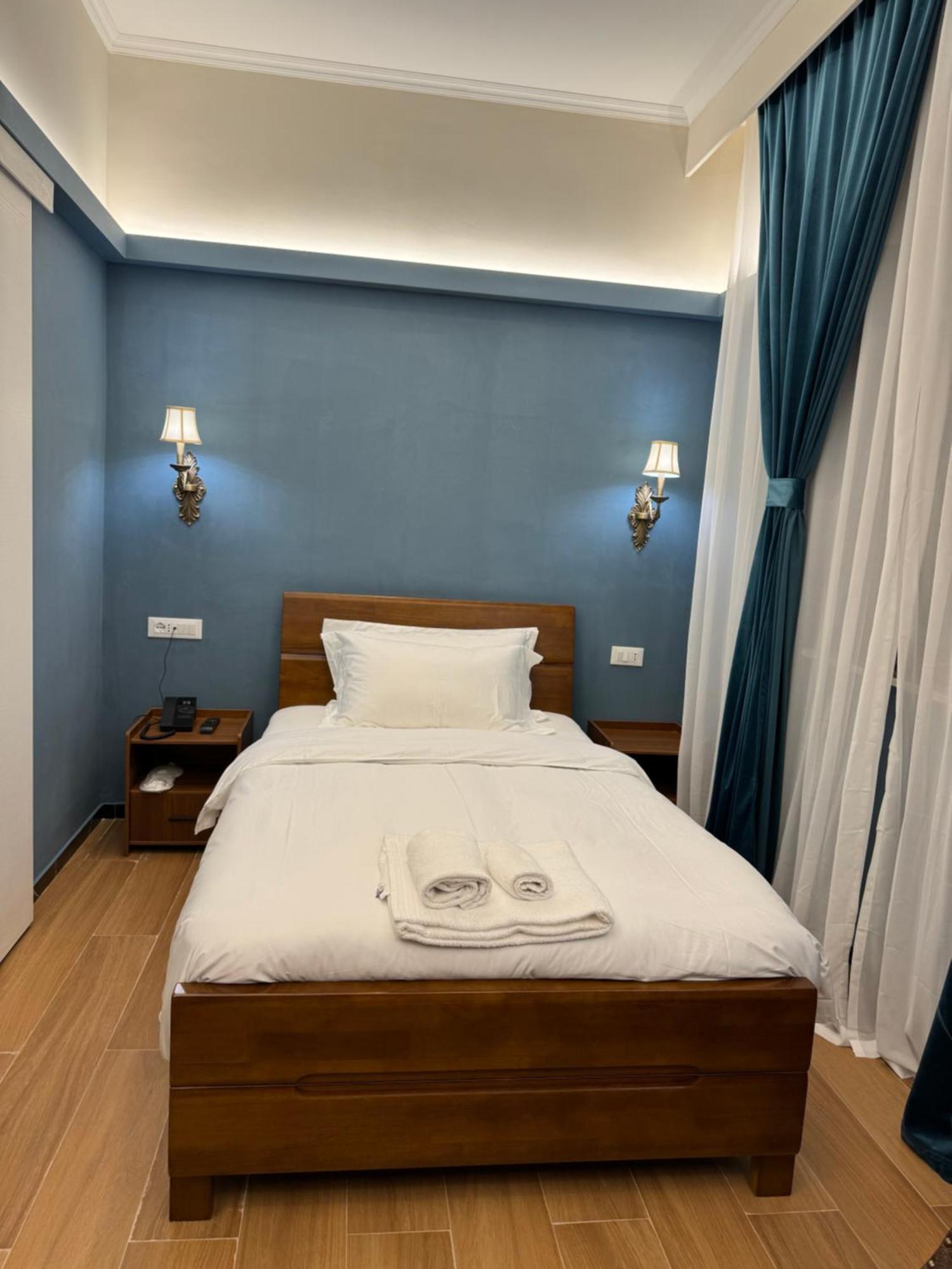 Modi Hotel 利沃诺 外观 照片